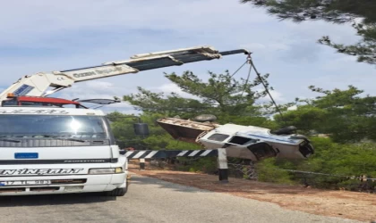 Şarampole yuvarlanan kamyonetin sürücüsü öldü
