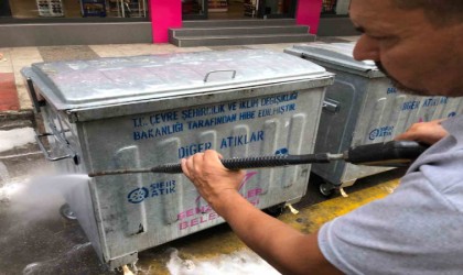 Şehzadelerde konteynerler ve çevresi dezenfekte ediliyor