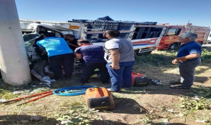 Seyir halinde uykuya dalan şoför kaza yaptı