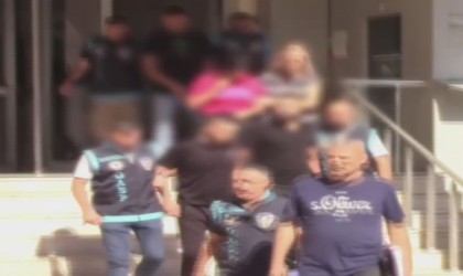 Sosyal medyadan tanıştığı şahısları eve davet ederek zorla senet imzalatan 4 kişi yakalandı