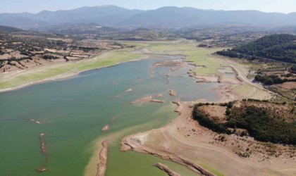 Su seviyesi yüzde 16lara düşen Bayramiç Barajı kuruma noktasına geldi