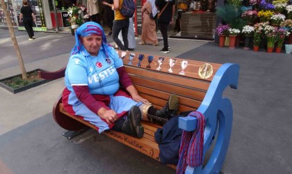 Trabzonspor sevgisiyle tanınan Münevver Taflana özel bank