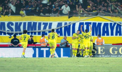 Trendyol Süper Lig: Corendon Alanyaspor: 0 - Fenerbahçe: 1 (İlk yarı)