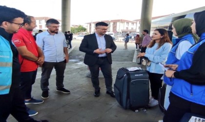 Üniversiteye gelen gençleri Yazıcı karşıladı