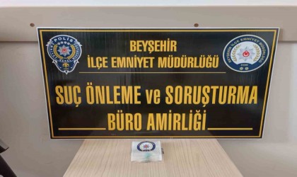 Uyuşturucuyla polise yakalandı