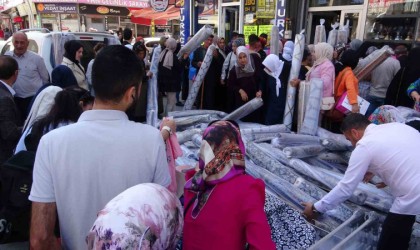 Vanda halı kampanyasında izdiham yaşandı