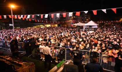 Yenişehir Biber Festivaliinde Hakan Altun ve Merve Özbey rüzgarı