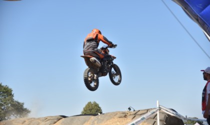 Zorlu parkurda nefes kesen mücadele