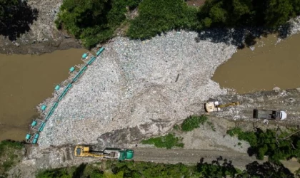 3 milyon ton çöpün Karayip Denizi’ne ulaşması engellendi