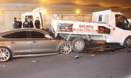 4 araç birbirine girdi: 4 yaralı