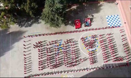 400 öğrenciden Cumhuriyet Bayramına özel koreografi