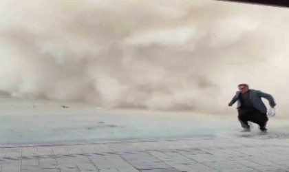 7 katlı binanın yıkımı esnasında vatandaşın yaşadığı panik kamerada