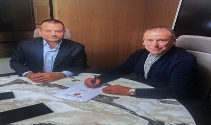 Abdullah Avcı, boş sözleşmeyi imzaladı