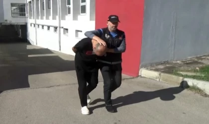 Adana’da ’torbacı’ operasyonuna 2 tutuklama