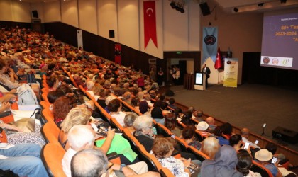 Akdeniz Üniversitesinin 60+ Tazelenme Üniversitesinde ilk derse yoğun ilgi