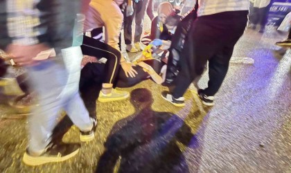 Akhisar iki otomobil çarpıştı, 4 kişi yaralandı