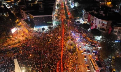 Alanya’da 100’üncü yıl kutlamalarında Funda Arar rüzgarı