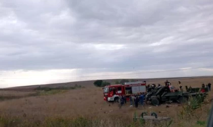 Askeri araç tarlaya devrildi: 3 yaralı