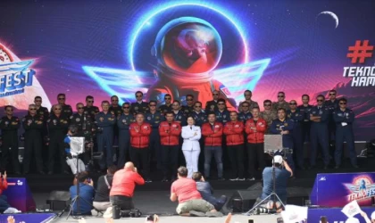 Bakan Kacır: Milli teknoloji hamlesi yolculuğunda Türk gençliğiyle yürümekten asla vazgeçmeyeceğiz