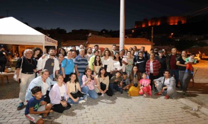 Başka Bir Siyaset Okulunun katılımcıları Roman vatandaşlarla buluştu