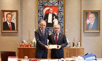 Başkan Alim Işıka Yılın il belediye başkanı ödülü