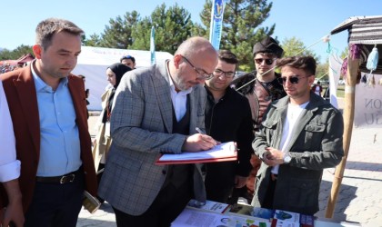 Başkan Mustafa Önsay: Büyük ve güçlü Türkiyenin mimarları, gençlerimize güveniyoruz