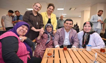 Başkan Tütüncü, Fethi Bayçın Huzurevi sakinleriyle buluştu