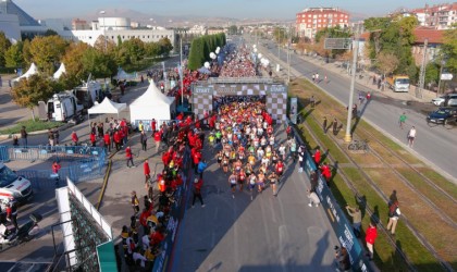 Binlerce sporcu 2. Uluslararası Konya Yarı Maratonunda “iyilik” için koştu