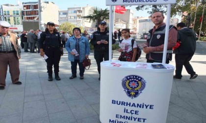Burhaniyede Polisler KADES Uygulamasını anlattı