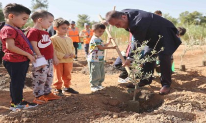 Büyükşehir Belediyesi, Cumhuriyetin 100üncü yılında 1923 fidanı toprakla buluşturdu