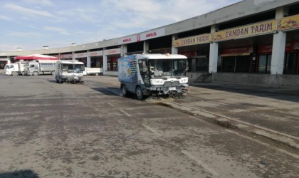 Büyükşehir Hal Kompleksinde detaylı temizlik, her yer pırıl pırıl