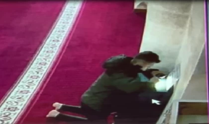 Cami kasasındaki bozuk paraları ısıttığı silikonla çaldı (2)- Yeniden