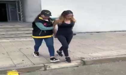 Çilingir çağırıp yaptırdığı kopya anahtarla komşusunun otomobilini çaldı