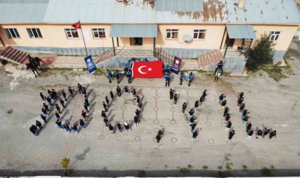 Cumhuriyetin 100. yılı sebebiyle 100 fidan diktiler