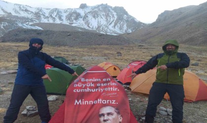 Cumhuriyetin 100. yılında Erciyes Dağı zirve tırmanışı yapıldı