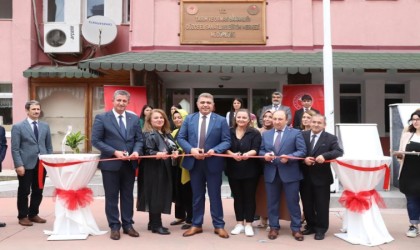 Cumhuriyetin 100ü sanat sergisi açıldı