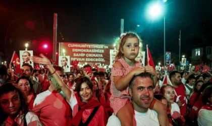 Cumhuriyet’in 100’üncü yılına fener alaylı kutlama (Ek fotoğraflar)