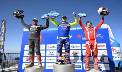 Denizden gökyüzüne motosiklet yarışı heyecanı