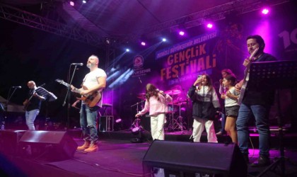 Denizli Büyükşehirin Gençlik Festivali başladı