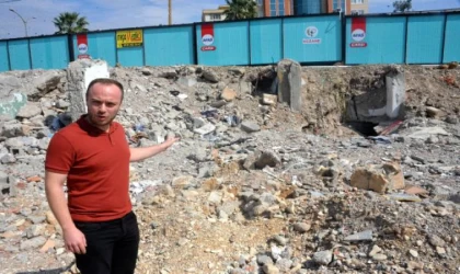 Depremde yıkılan bankanın kasasındaki 2 milyon liralık altını bulunamadı