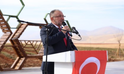 Depremlerle sarsılan Afşin hızla normalleşiyor: Arı Dünyası açıldı, Sitti Mükrime Hatun Çeyiz Sergisi görücüye çıktı