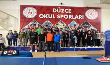 Dereceye girmek için raket salladılar