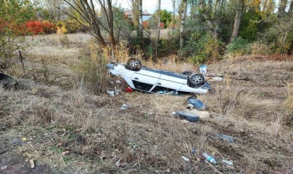 Düz yolda yoldan çıktı, 5 yaralı