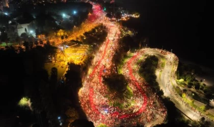 (Ek havadan fotoğraf) Cumhuriyet’in 100’üncü yılına fener alaylı kutlama(3)