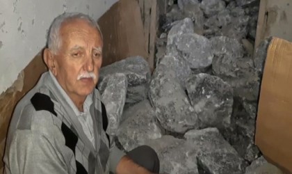 Ekmeğini tuzdan çıkarıyor