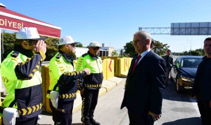 Emniyet Genel Müdür Yardımcısı Tayfur ile Trafik Başkanı Ayhan, Eskişehirde kontrol noktasını denetledi