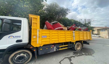 Evden kamyon dolusu çöp çıktı