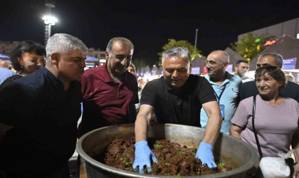 Festivalde Kardeş Türküler gecesi