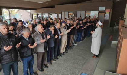 Gazzede hayatını kaybedenler için gıyabi cenaze namazı kılındı