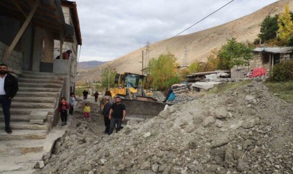 Hakkari Sümbül Mahallesinde yol çalışması start aldı